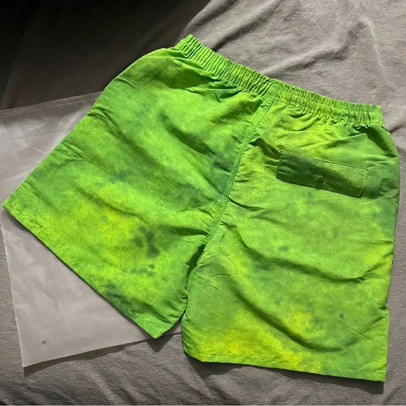 NWT TRAVIS SCOTT SHAMROCK SHAKE - Picture 6 of 6